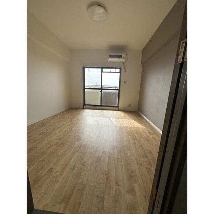 物件内観写真3　(居室)