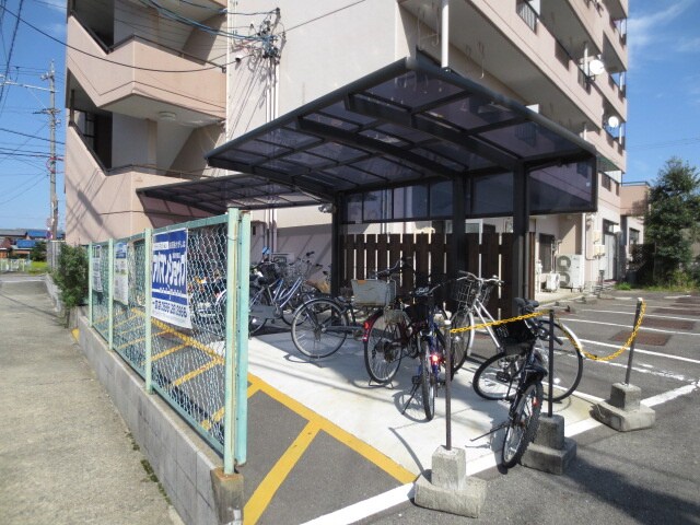 物件外観写真3　(駐輪場)
