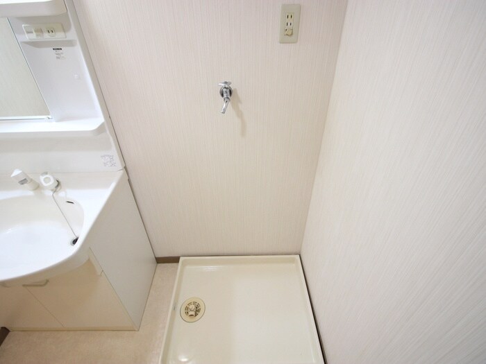 物件内観写真18　(洗濯機置場)