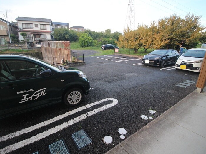 物件外観写真4　(駐車場)