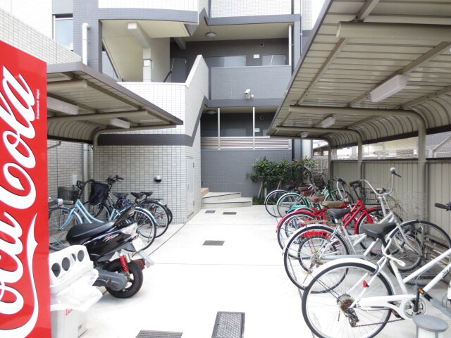 物件外観写真4　(駐輪場)