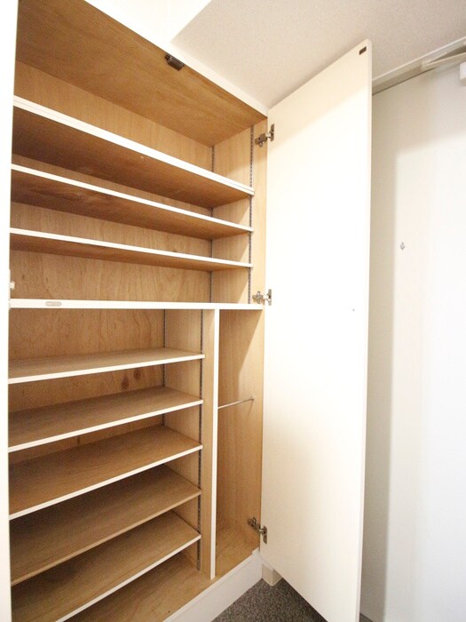 物件内観写真18　(靴箱)