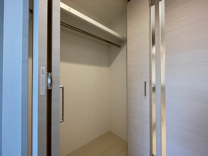 物件内観写真12　(収納)