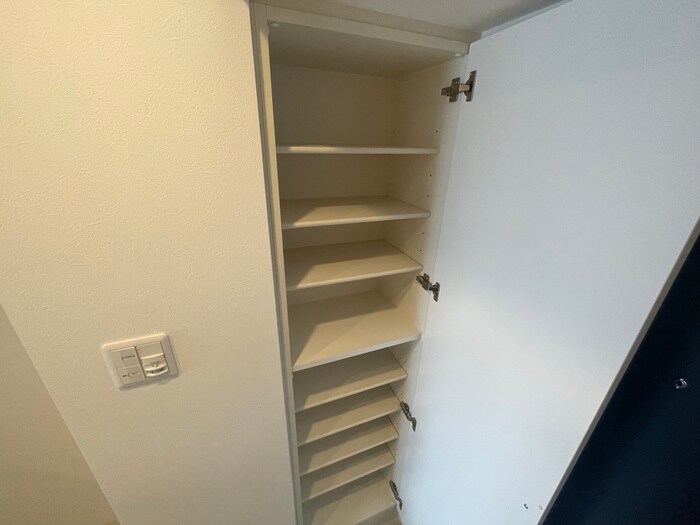 物件内観写真16　(靴箱)