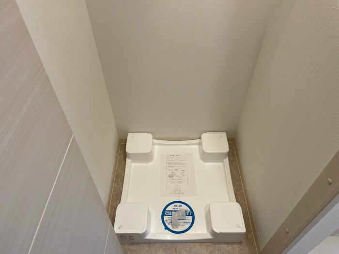 物件内観写真18　(洗濯機置場)