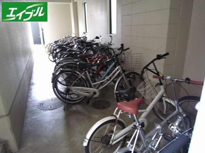 物件外観写真6　(駐輪場)