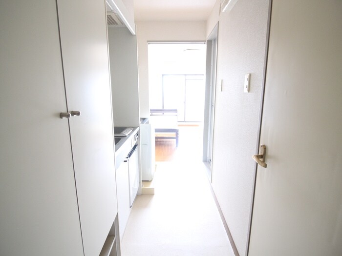 物件内観写真18　(廊下)