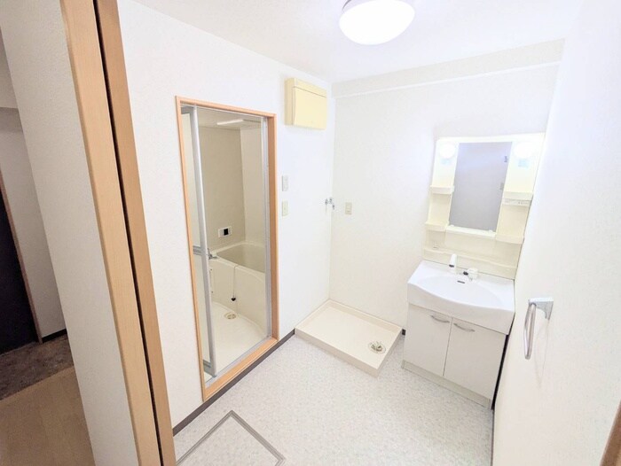 物件内観写真8　(洗面)