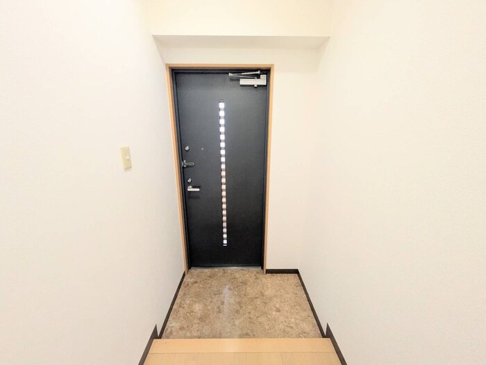 物件内観写真12　(玄関)