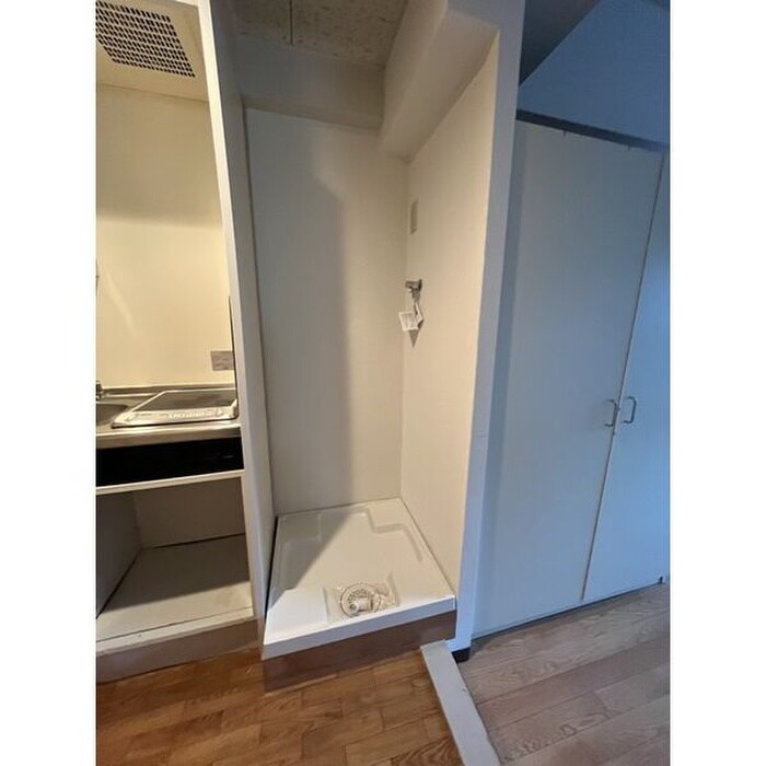 物件内観写真13　(洗濯機置場)