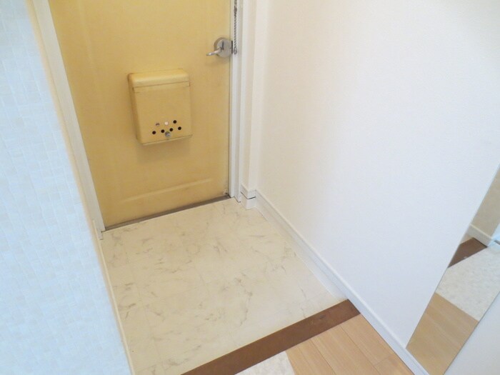 物件内観写真10　(玄関)