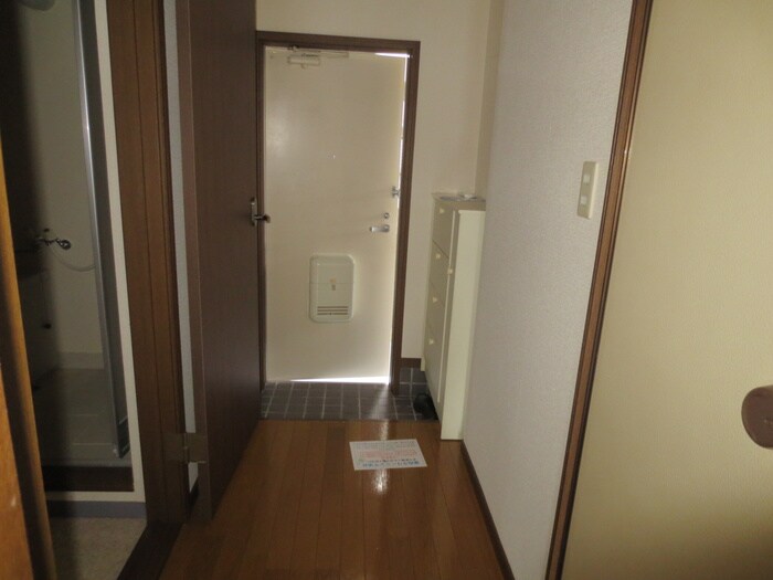 物件内観写真20　(廊下)