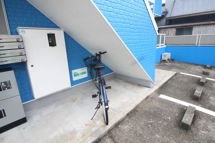 物件外観写真5　(駐輪場)