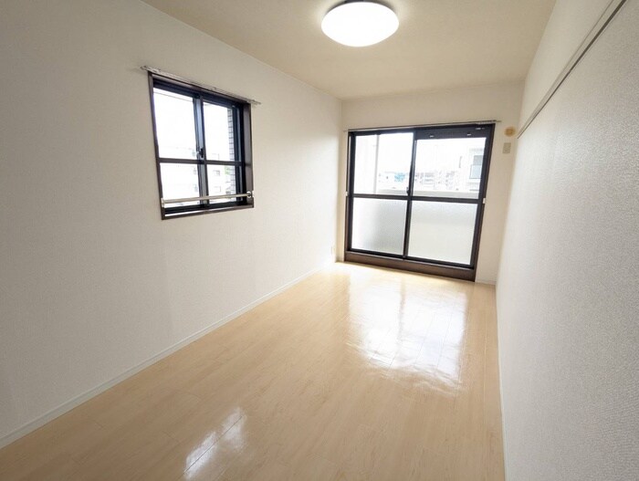 物件内観写真10　(居室)