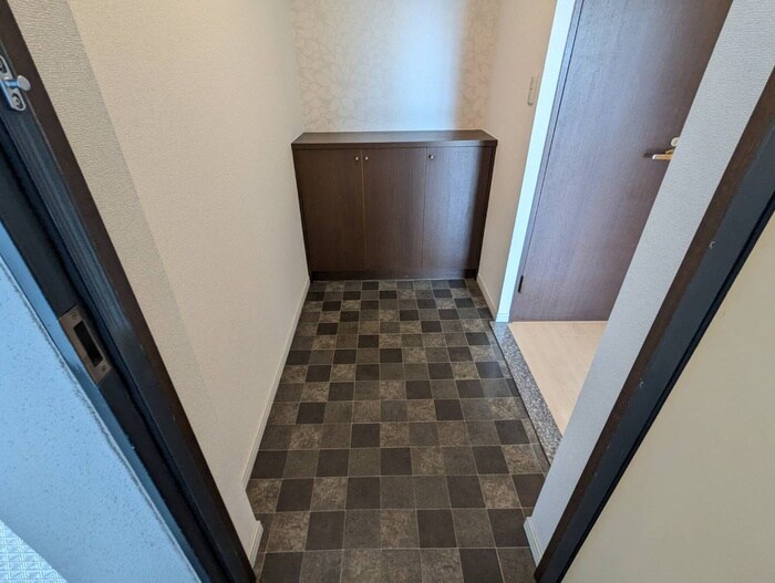物件内観写真18　(玄関)