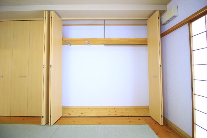 物件内観写真12　(収納)