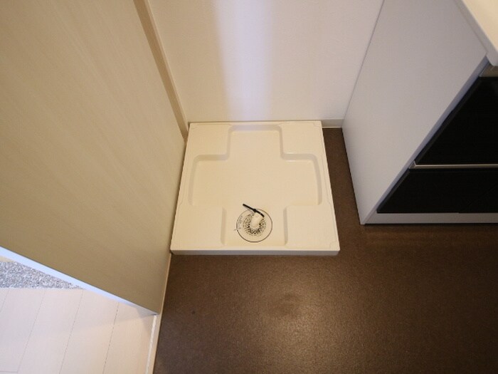 物件内観写真9　(洗濯機置場)