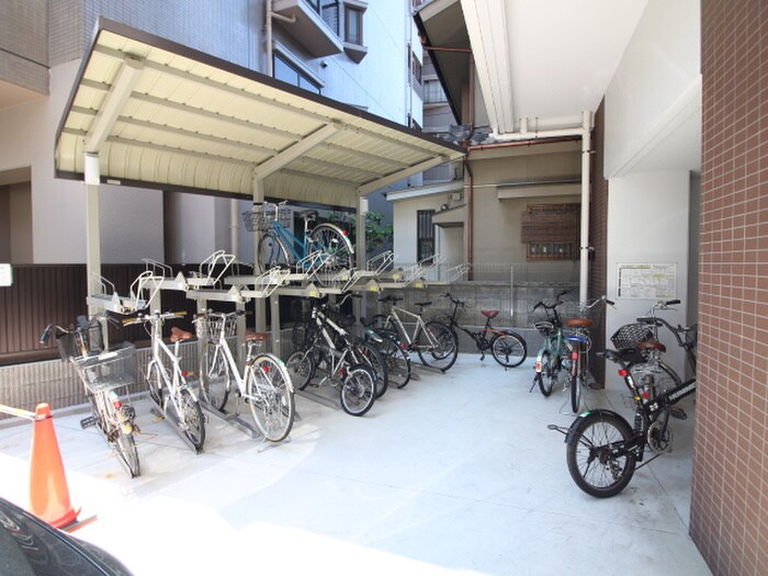 物件外観写真5　(駐輪場)