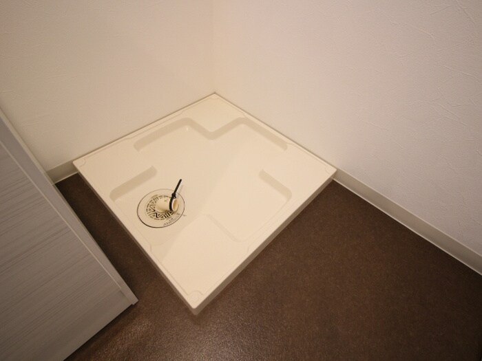 物件内観写真18　(洗濯機置場)