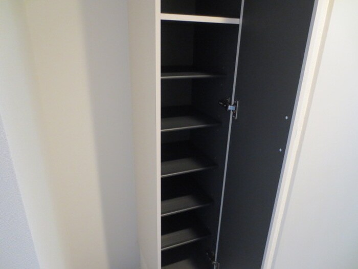 物件内観写真9　(靴箱)