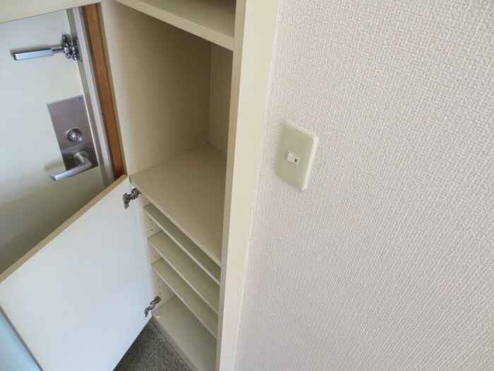 物件内観写真8　(靴箱)