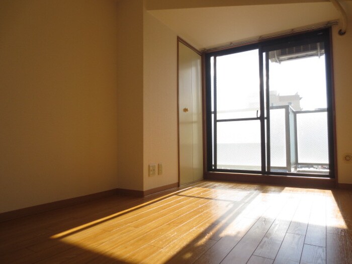物件内観写真15　(居室)