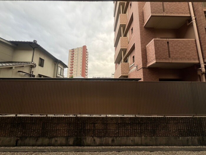 物件内観写真16　(室内からの展望)