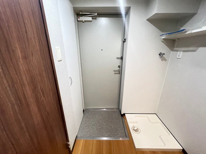 物件内観写真18　(玄関)