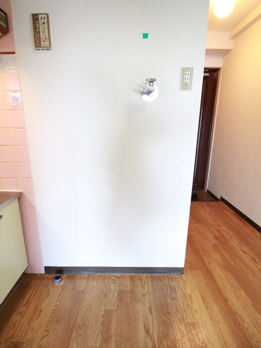 物件内観写真17　(洗濯機置場)