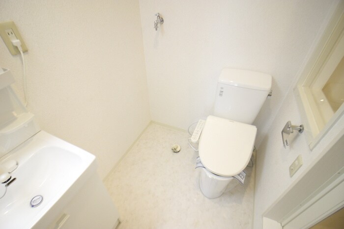 物件内観写真14　(トイレ)
