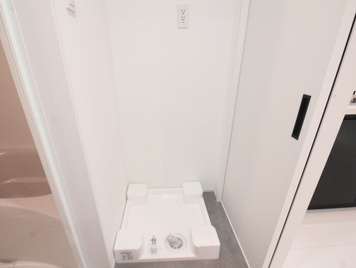 物件内観写真15　(洗濯機置場)