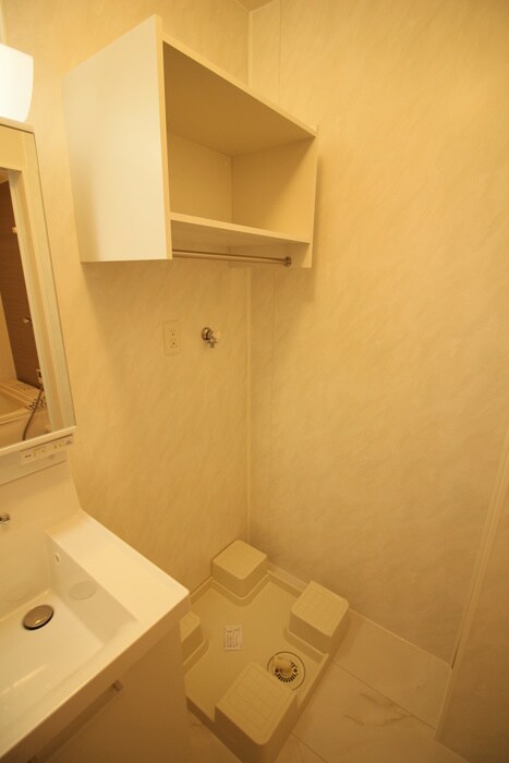 物件内観写真12　(洗濯機置場)