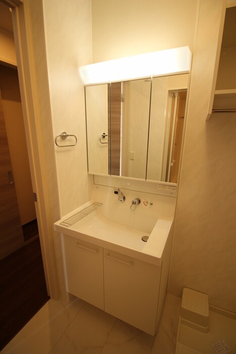 物件内観写真13　(洗面)