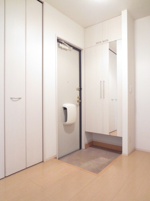 物件内観写真17　(玄関)