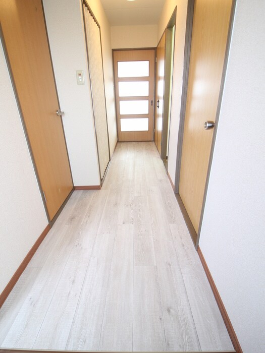 物件内観写真18　(廊下)