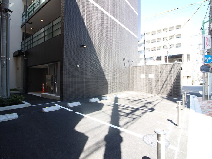 物件外観写真5　(駐車場)