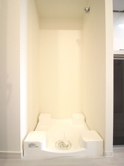 物件内観写真18　(洗濯機置場)