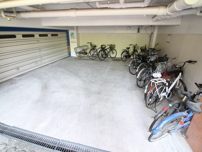 物件外観写真6　(駐輪場)