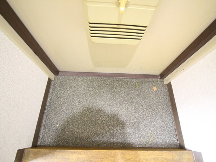 物件内観写真12　(玄関)
