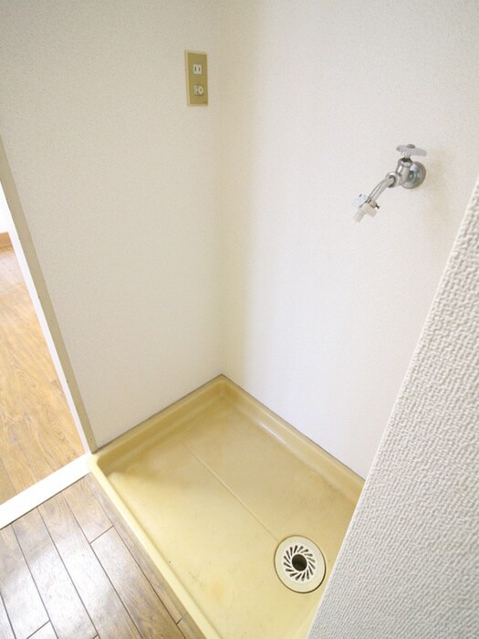 物件内観写真15　(洗濯機置場)