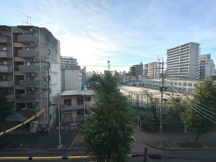 物件内観写真21　(室内からの展望)