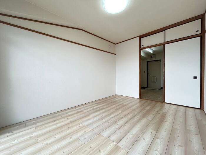 物件内観写真8　(居室)
