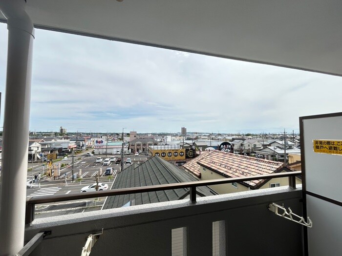 物件内観写真16　(室内からの展望)