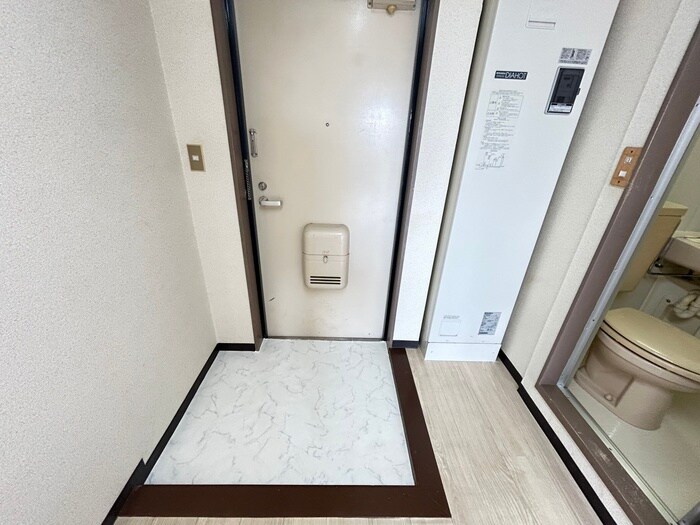 物件内観写真19　(玄関)