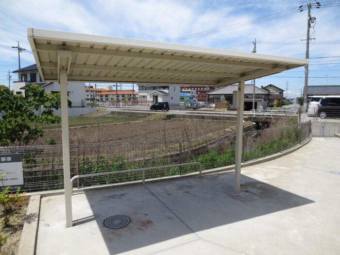 物件外観写真5　(駐輪場)