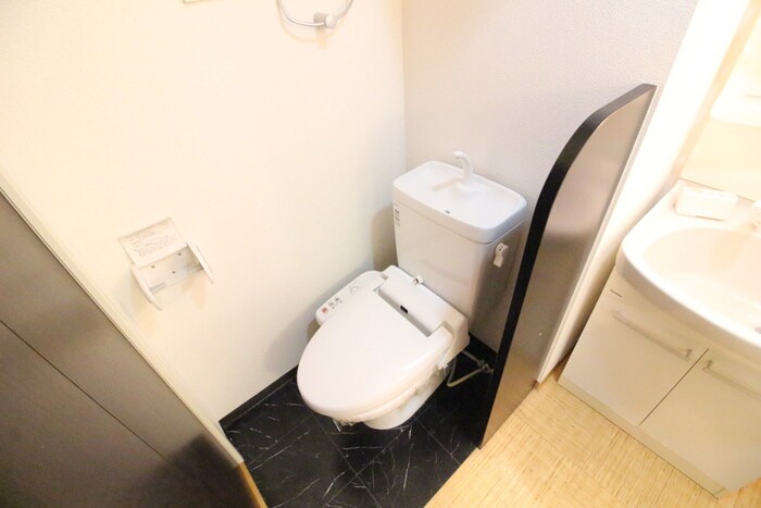 物件内観写真15　(トイレ)