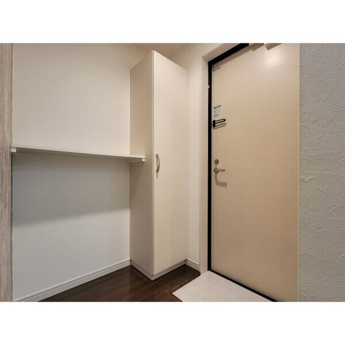 物件内観写真14　(玄関)