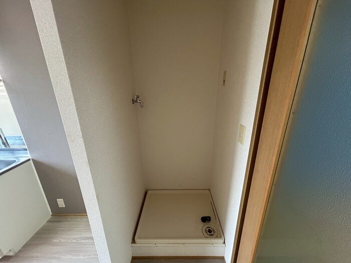 物件内観写真18　(洗濯機置場)