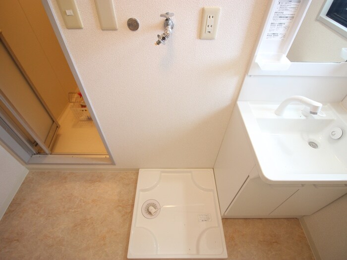 物件内観写真13　(洗濯機置場)