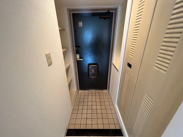 物件内観写真7　(玄関)